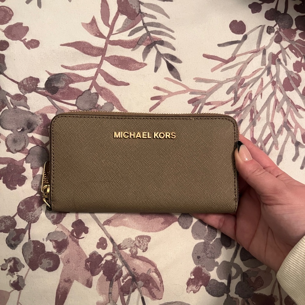 Michael Kors Taupe Wallet